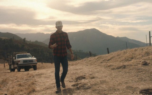Granger Smith – That’s Why I Love Dirt Roads
